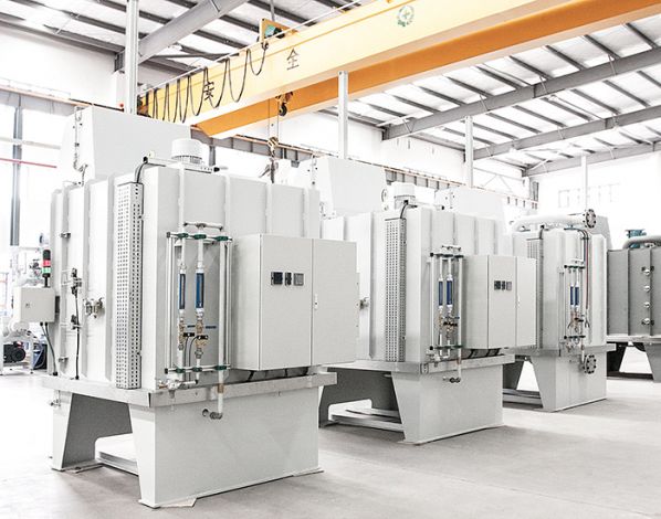 Protective gas supply system in an atmosphere tempering furnace